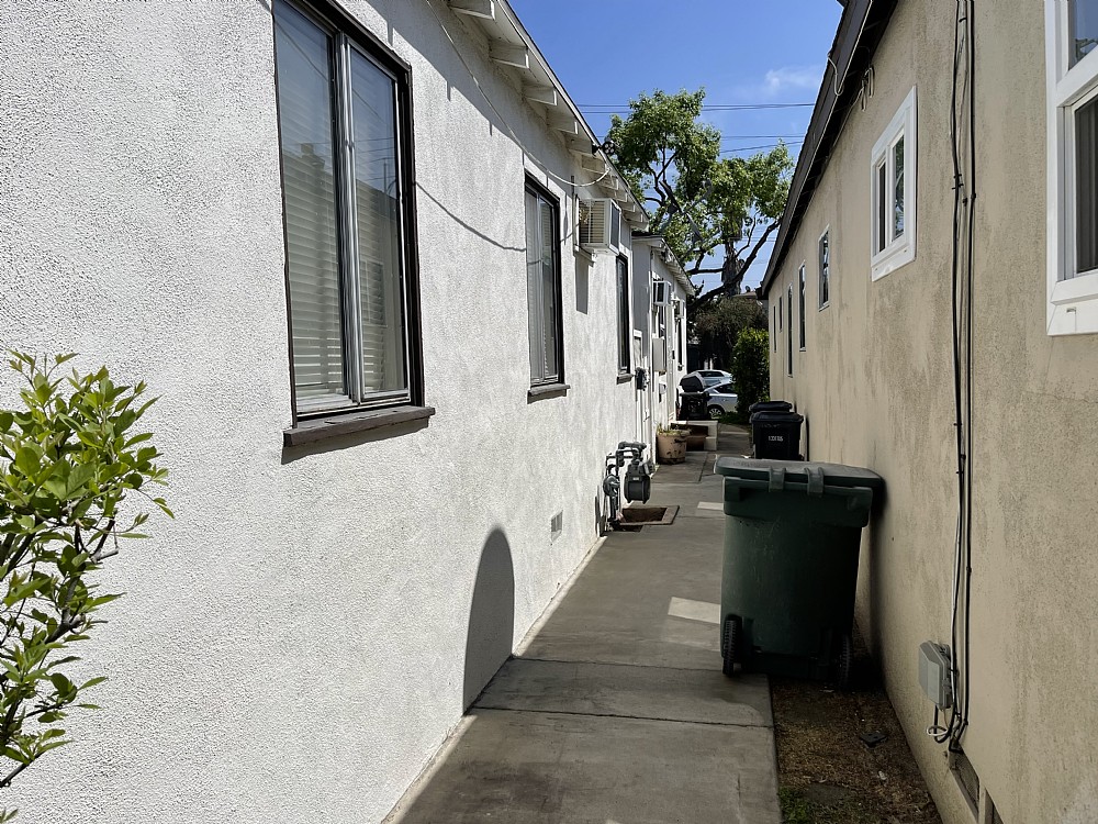 Elfyer - Burbank, CA House - For Sale