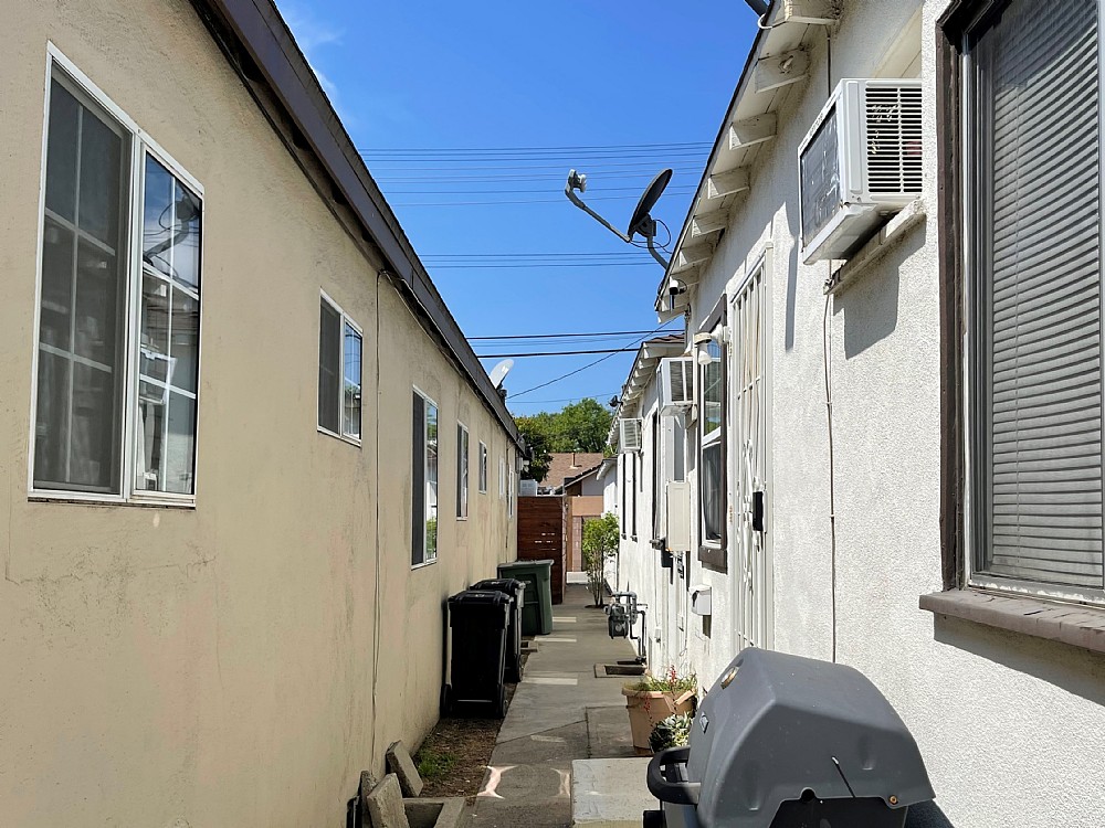 Elfyer - Burbank, CA House - For Sale