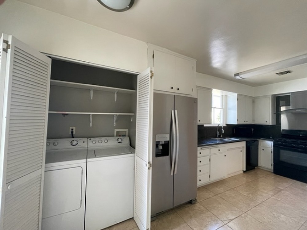 Elfyer - Burbank, CA House - For Sale