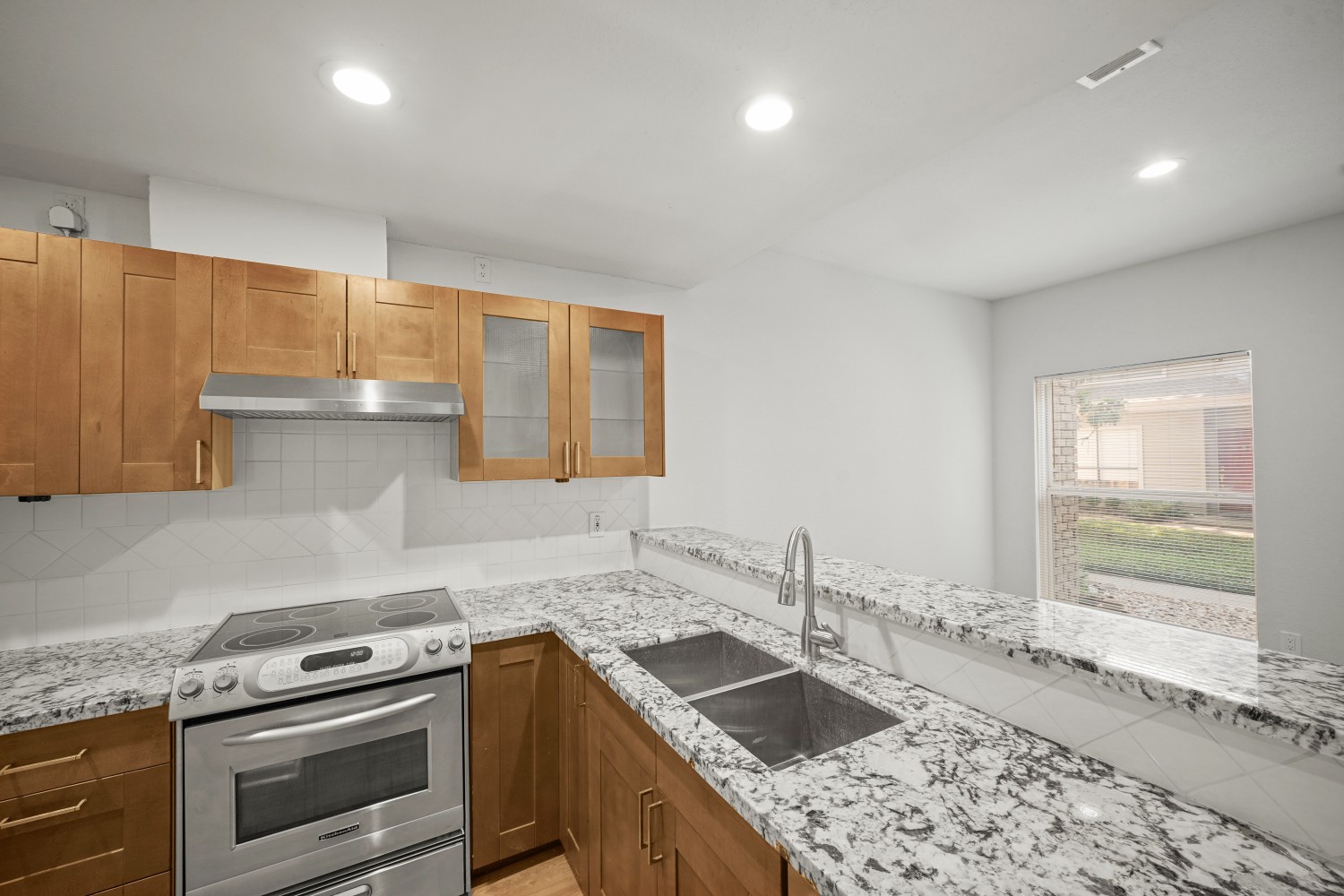 Elfyer - Houston, TX House - For Sale