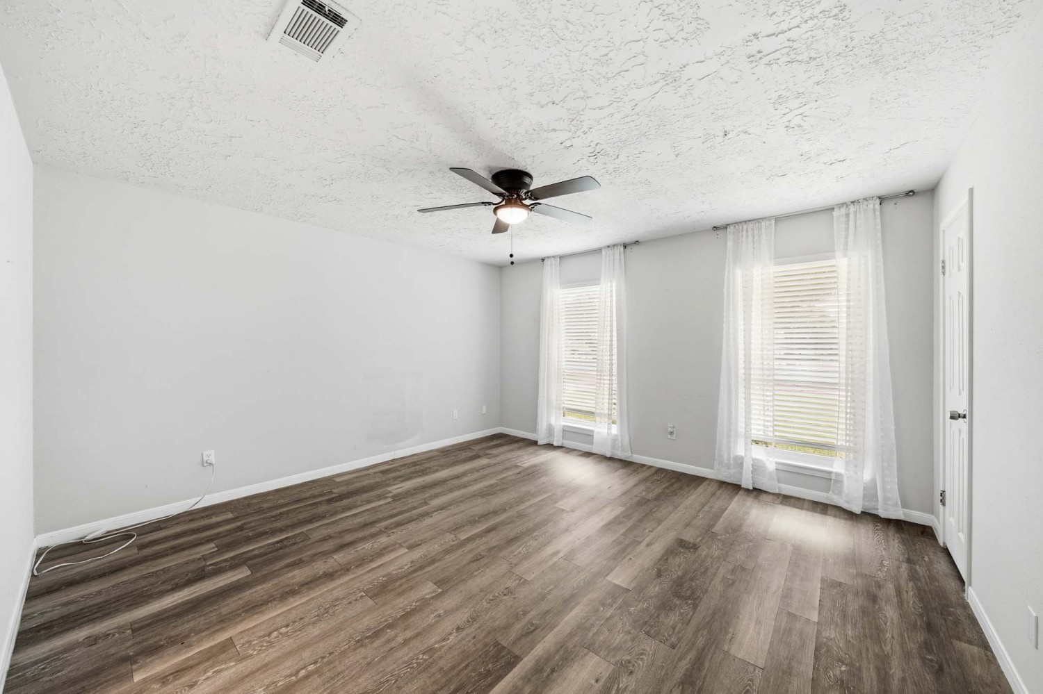 Elfyer - Meadows Place, TX House - For Sale