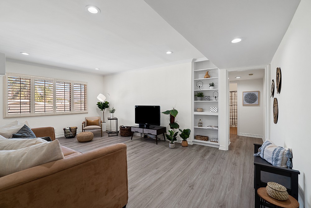 Elfyer - Burbank, CA House - For Sale