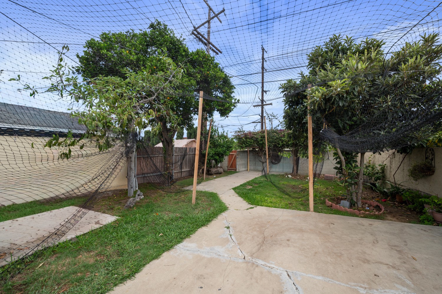 Elfyer - Carson, CA House - For Sale