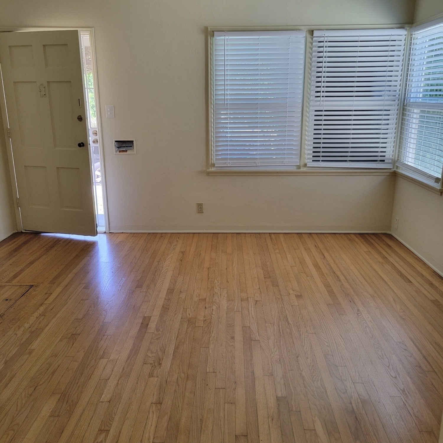 Elfyer - Long Beach, CA House - For Sale