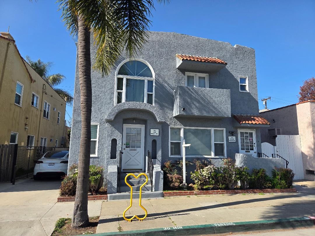 Elfyer - Long Beach, CA House - For Sale
