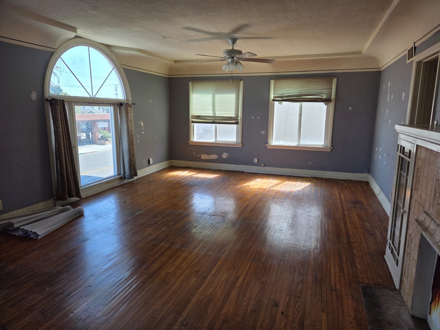 Elfyer - Long Beach, CA House - For Sale