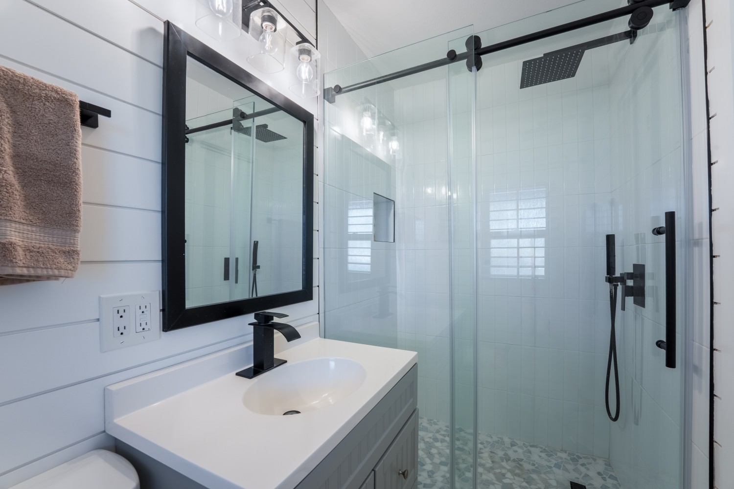 Elfyer - Anaheim, CA House - For Sale