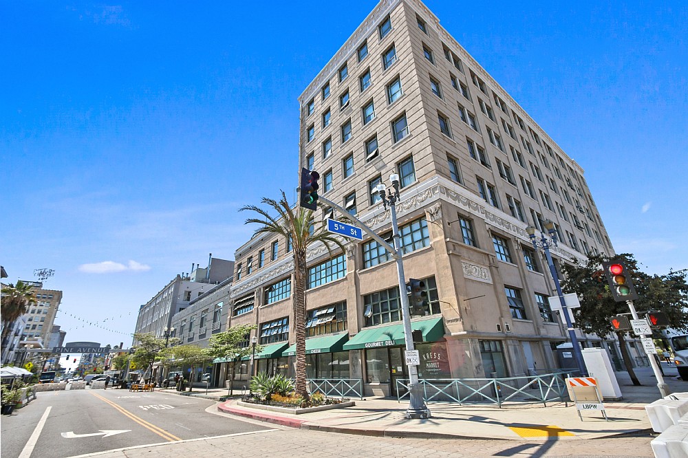 Elfyer - Long Beach, CA House - For Sale