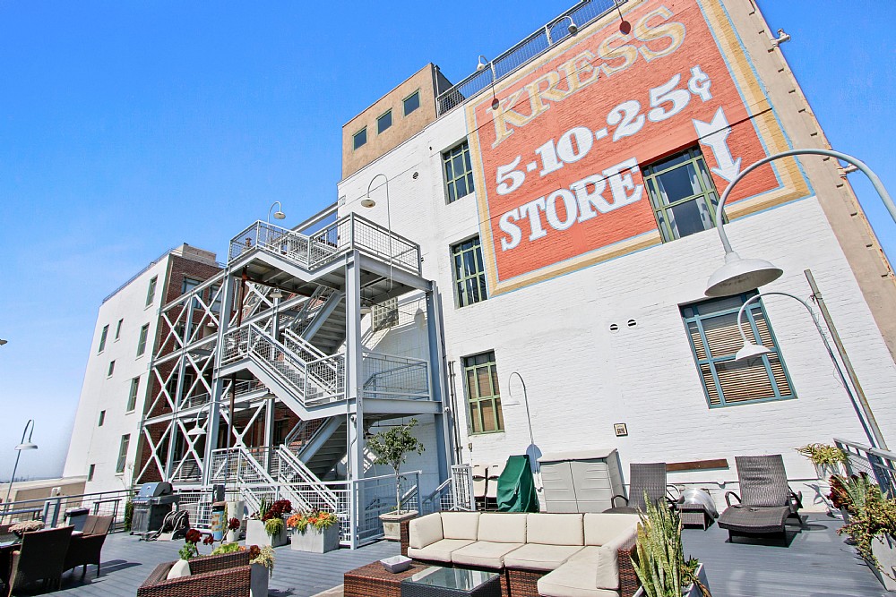 Elfyer - Long Beach, CA House - For Sale