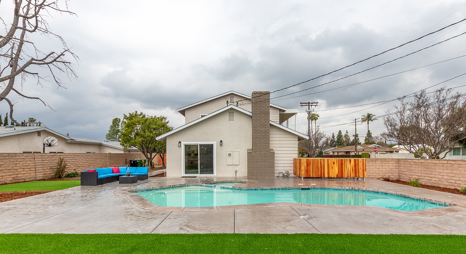 Elfyer - Northridge, CA House - For Sale