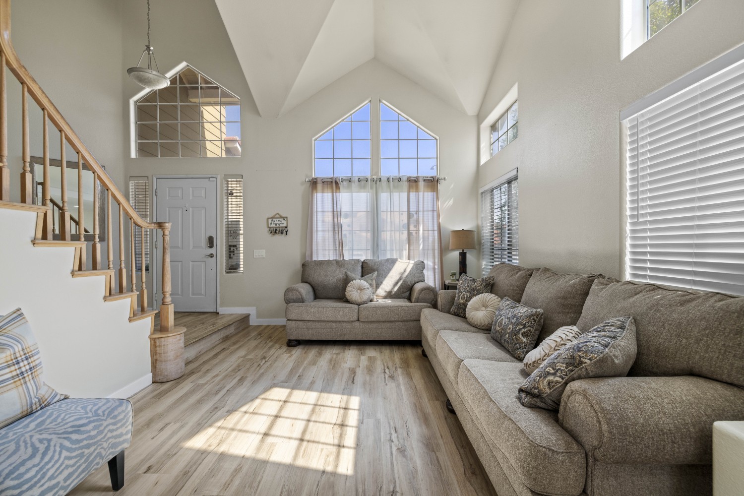 Elfyer - Palmdale, CA House - For Sale