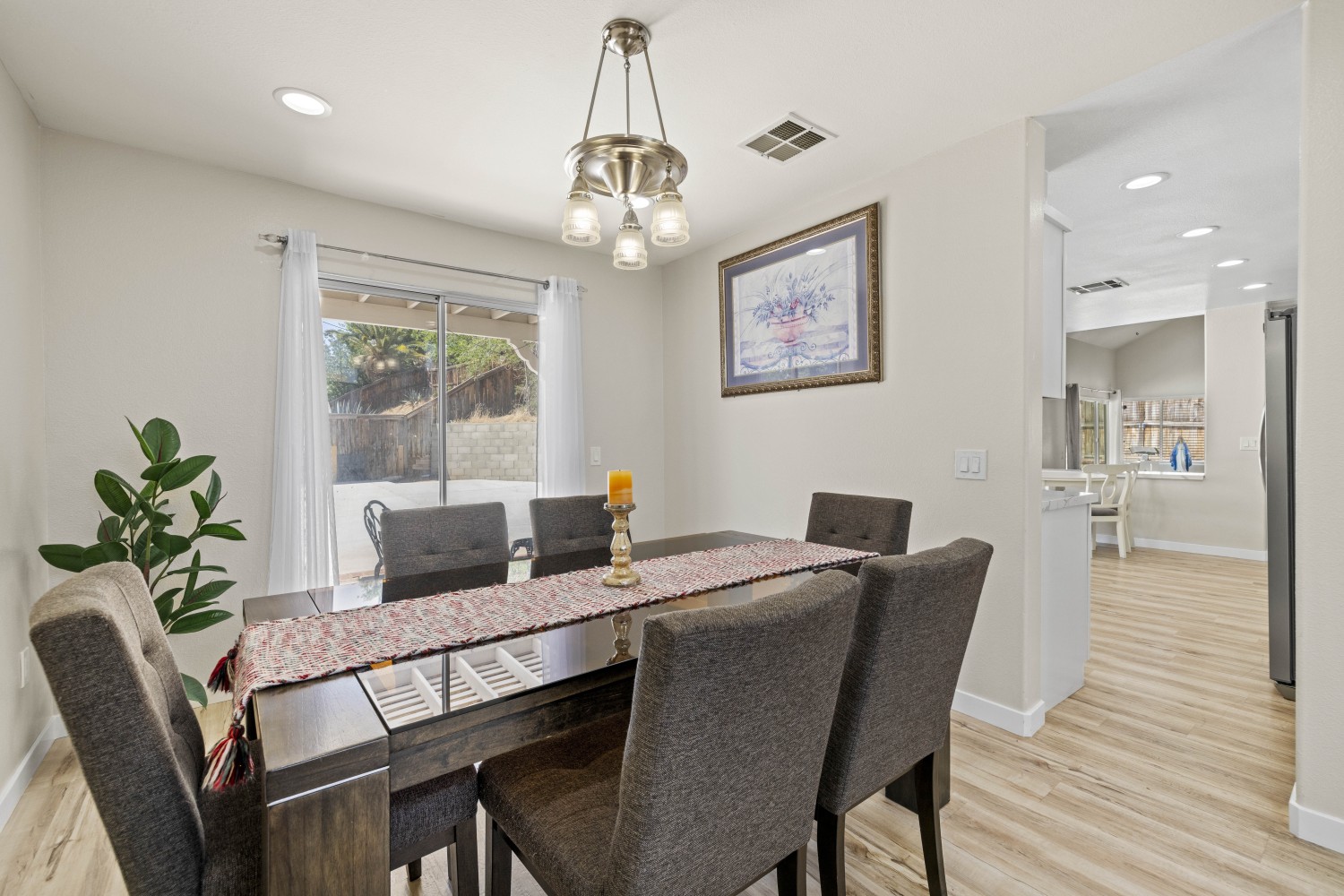 Elfyer - Palmdale, CA House - For Sale
