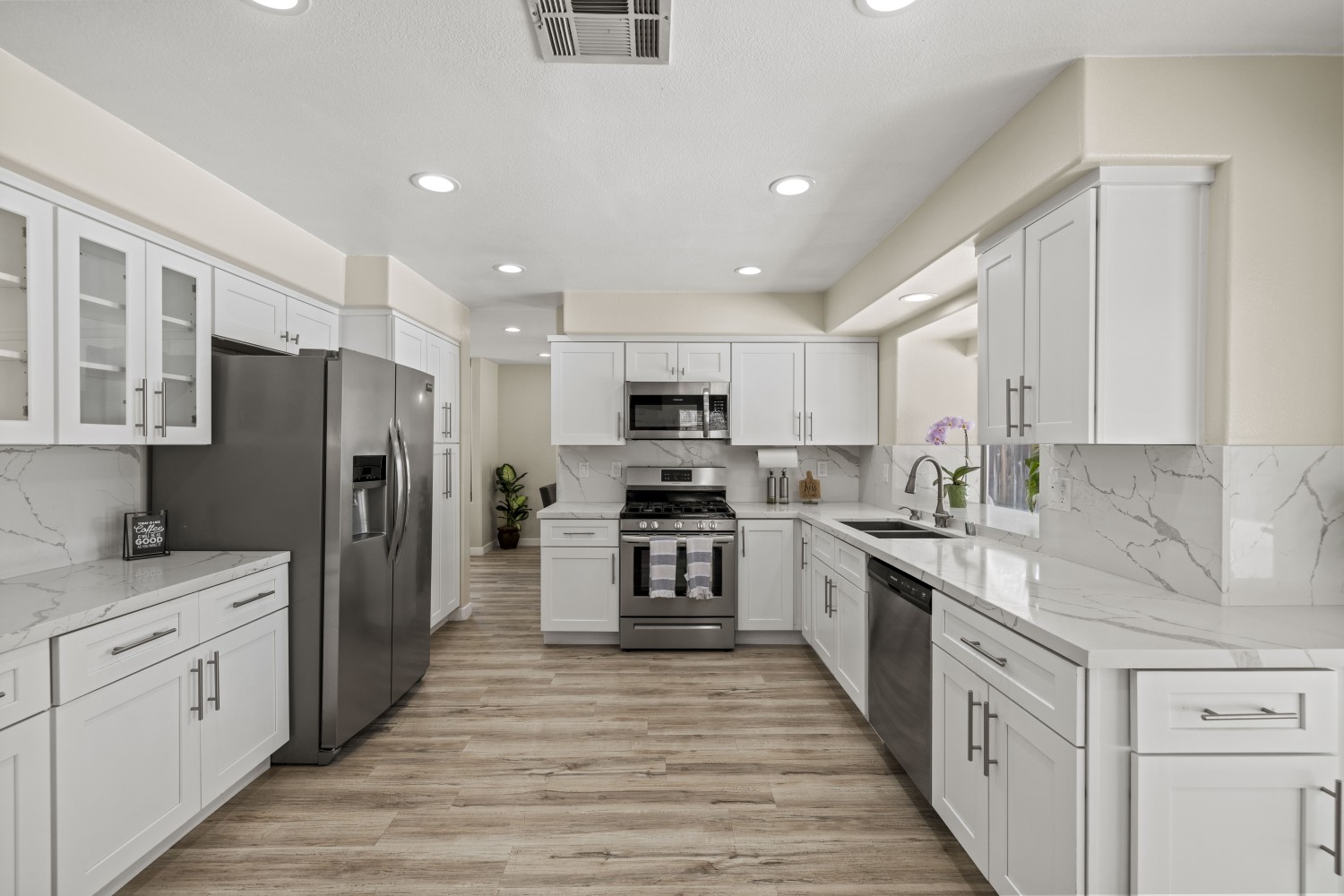 Elfyer - Palmdale, CA House - For Sale