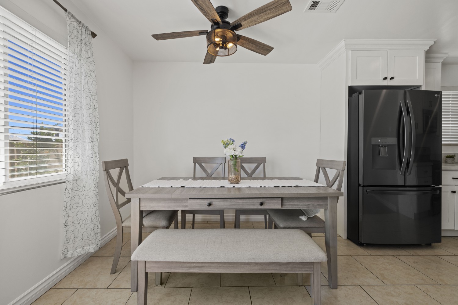 Elfyer - Lancaster, CA House - For Sale