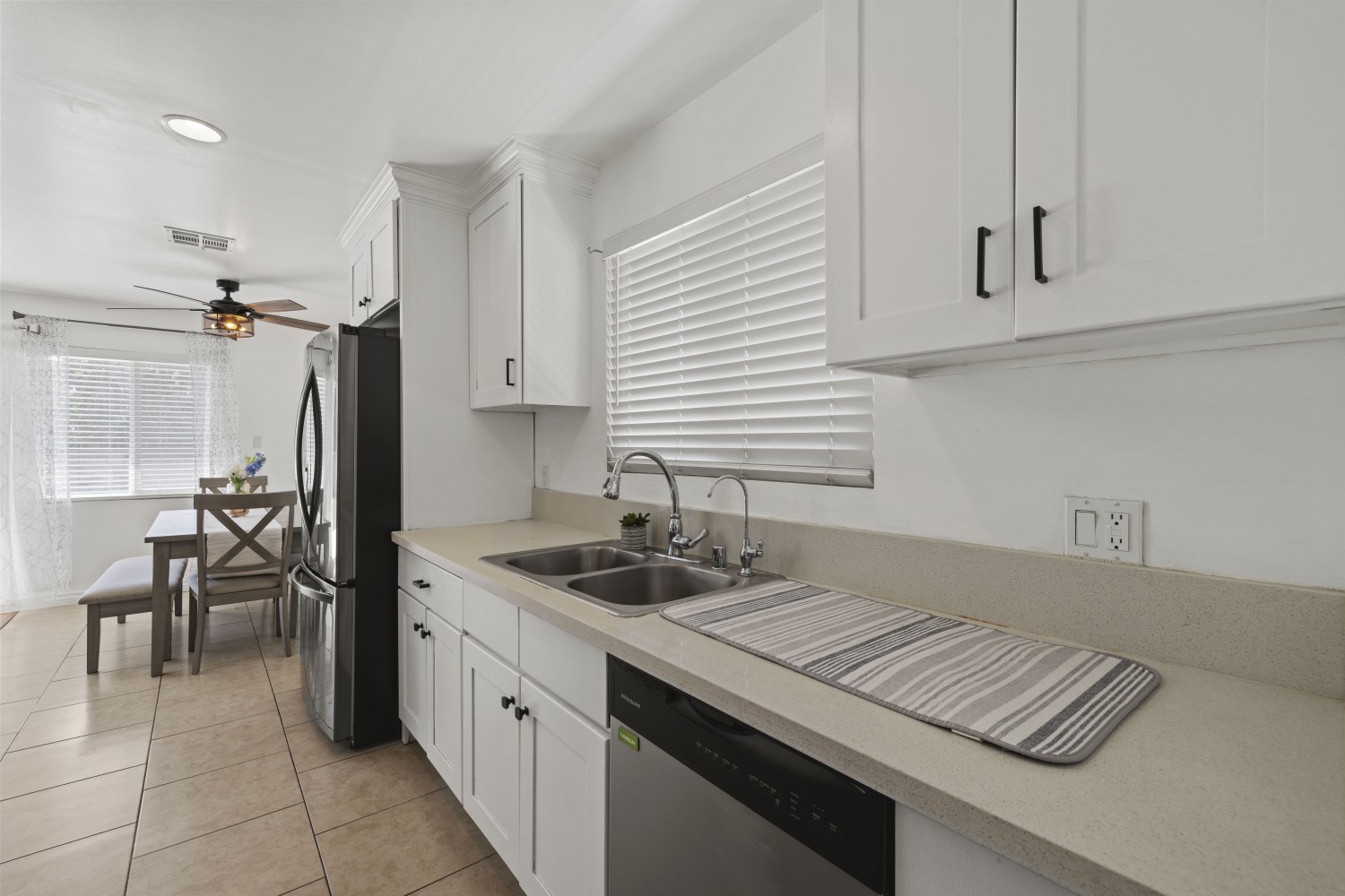 Elfyer - Lancaster, CA House - For Sale