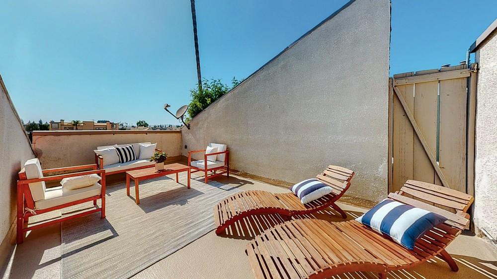 Elfyer - Encino, CA House - For Sale