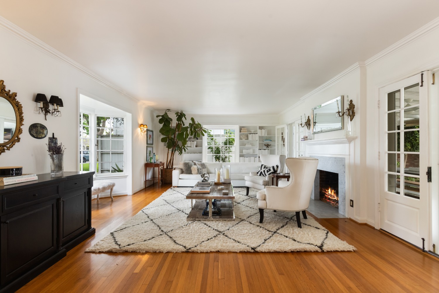 Elfyer - Long Beach, CA House - For Sale