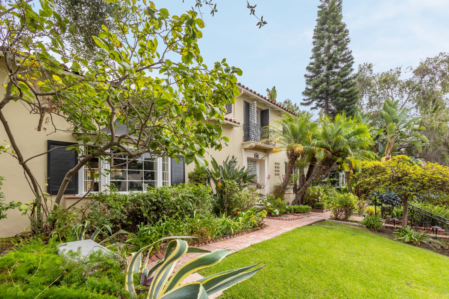 Elfyer - Long Beach, CA House - For Sale