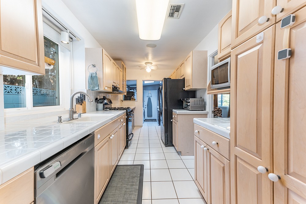 Elfyer - Sherman Oaks, CA House - For Sale