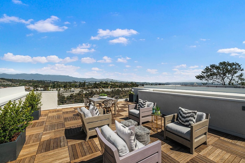 Elfyer - Los Angeles, CA House - For Sale