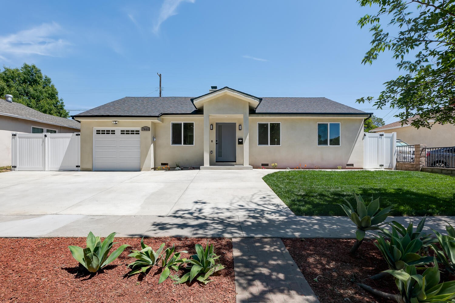 Elfyer - Lake Balboa, CA House - For Sale