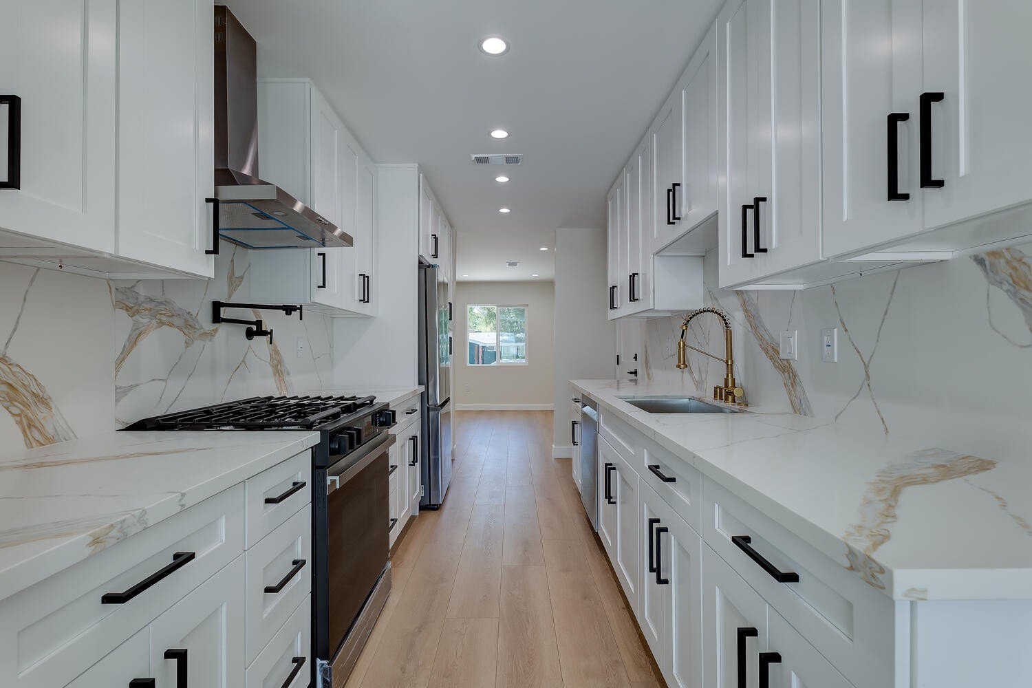 Elfyer - Lake Balboa, CA House - For Sale