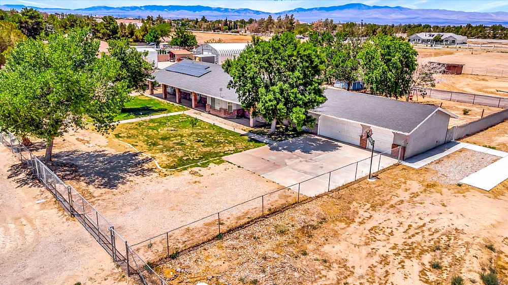 Elfyer - Lancaster, CA House - For Sale