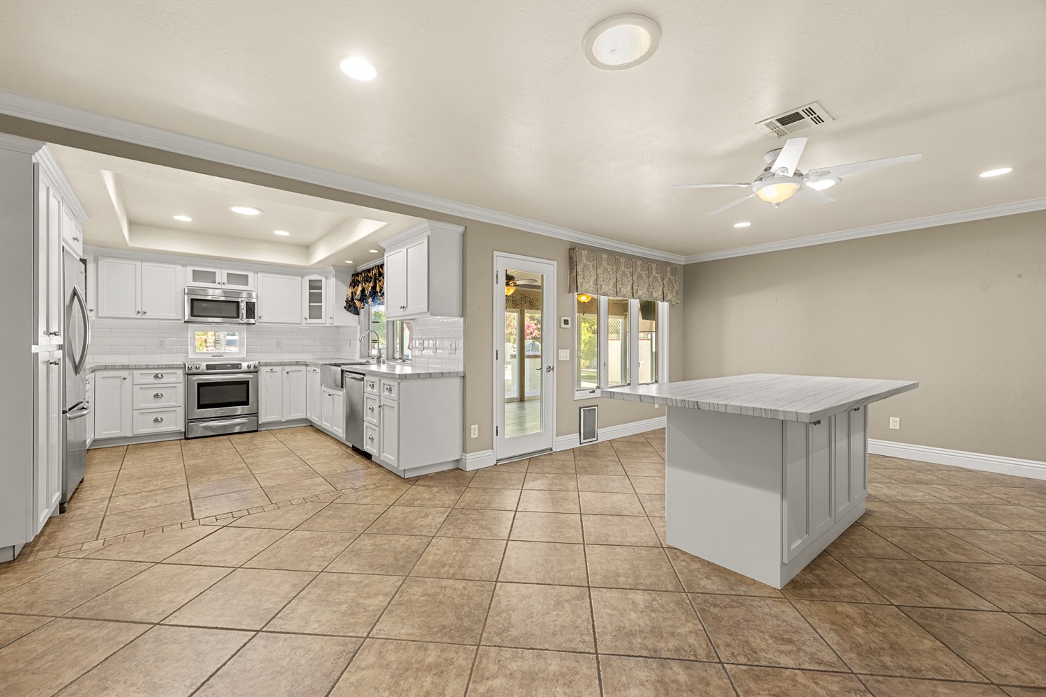 Elfyer - Canyon Lake, CA House - For Sale