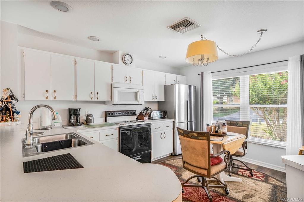 Elfyer - Beverly Hills, FL House - For Sale
