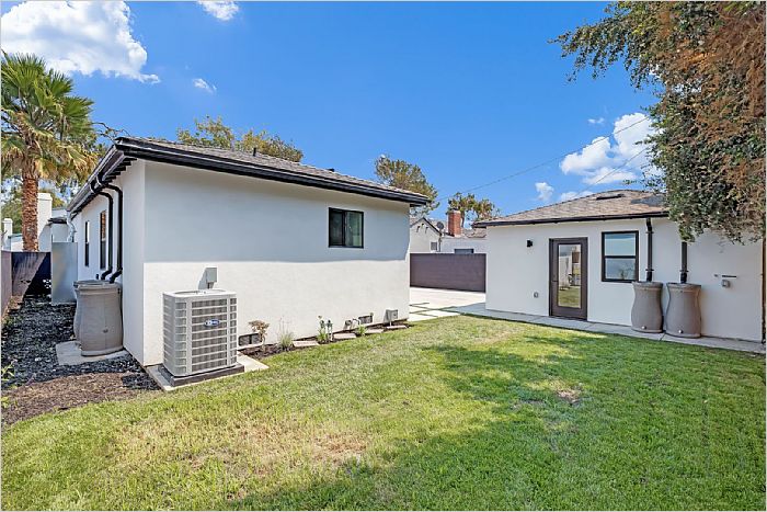 Elfyer - Los Angeles, CA House - For Sale