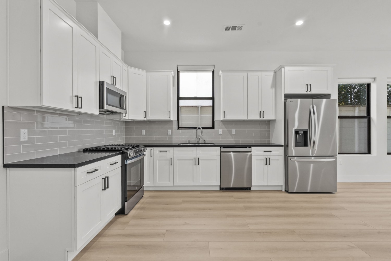 Elfyer - Los Angeles, CA House - For Sale