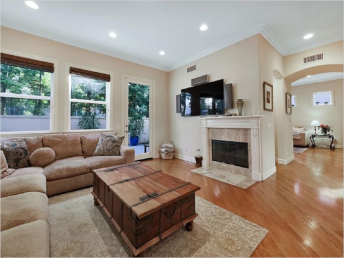 Elfyer - Los Angeles, CA House - For Sale