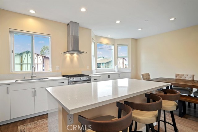 Elfyer - Thousand Oaks, CA House - For Sale