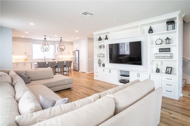 Elfyer - Irvine, CA House - For Sale