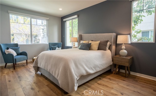 Elfyer - Irvine, CA House - For Sale