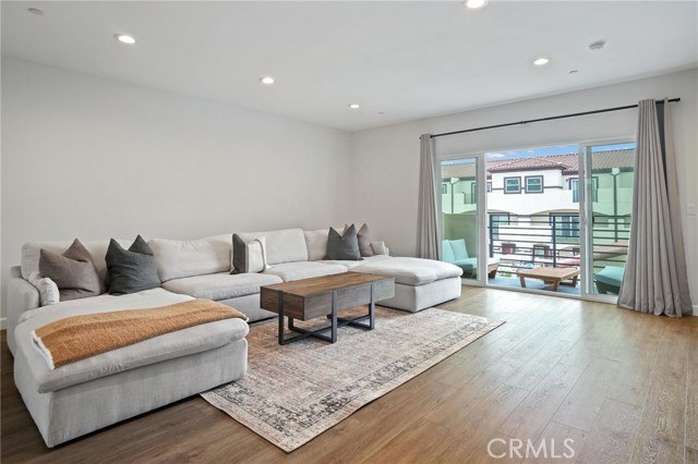 Elfyer - Tustin, CA House - For Sale