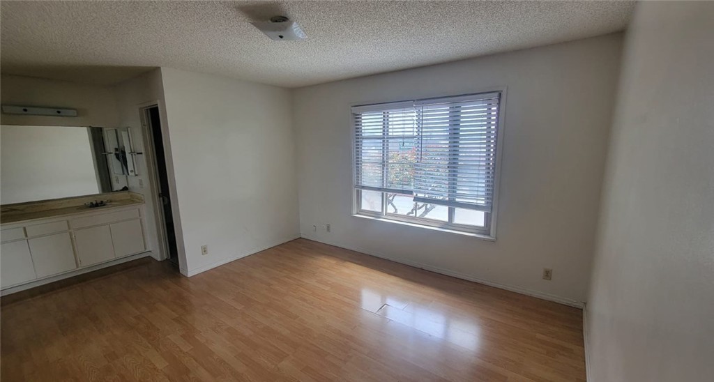 Elfyer - Lawndale, CA House - For Sale