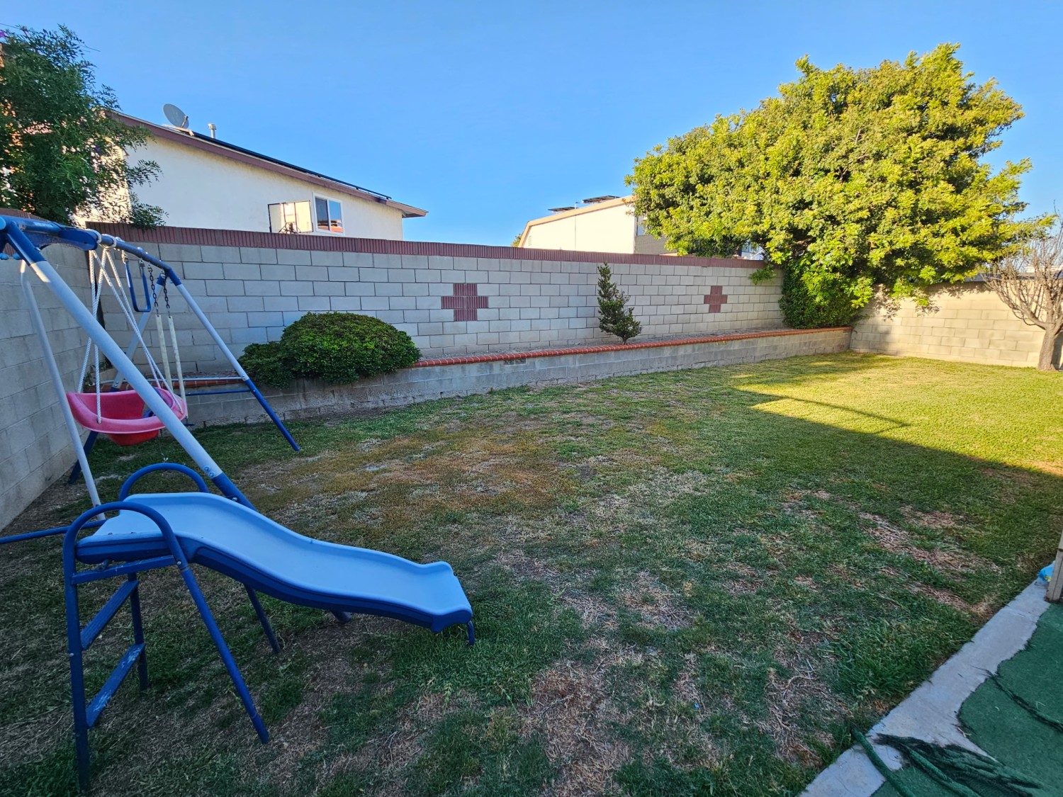 Elfyer - Carson, CA House - For Sale