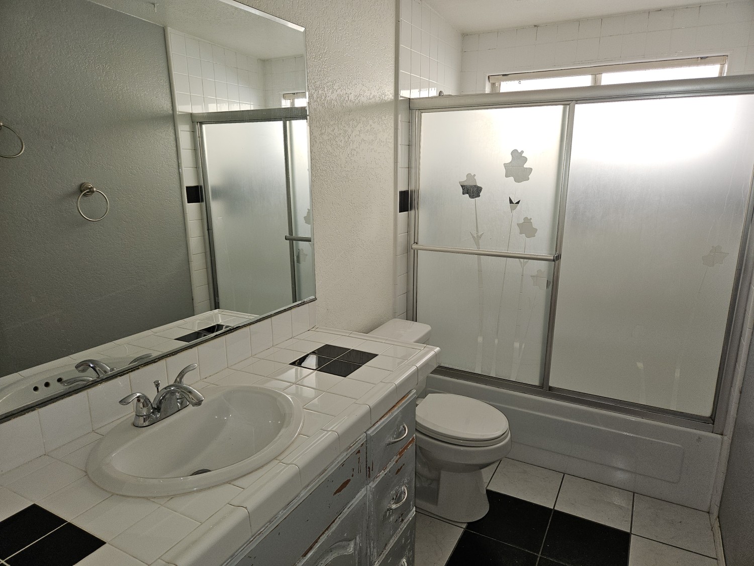 Elfyer - Carson, CA House - For Sale