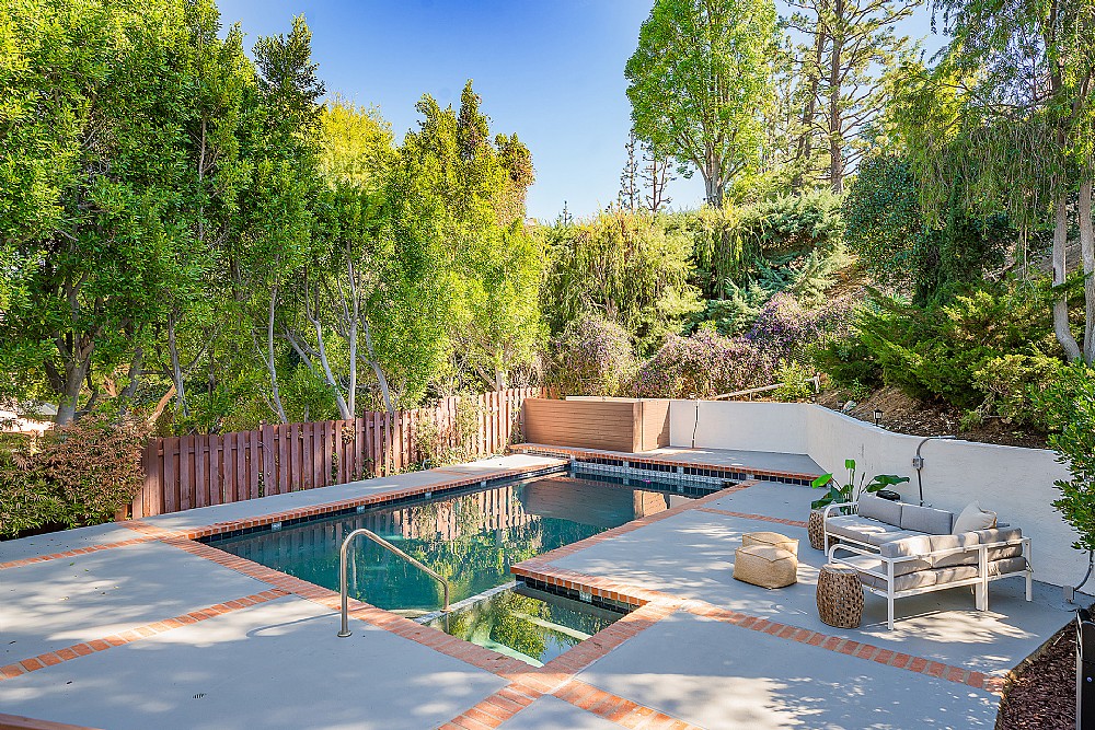 Elfyer - Tarzana, CA House - For Sale