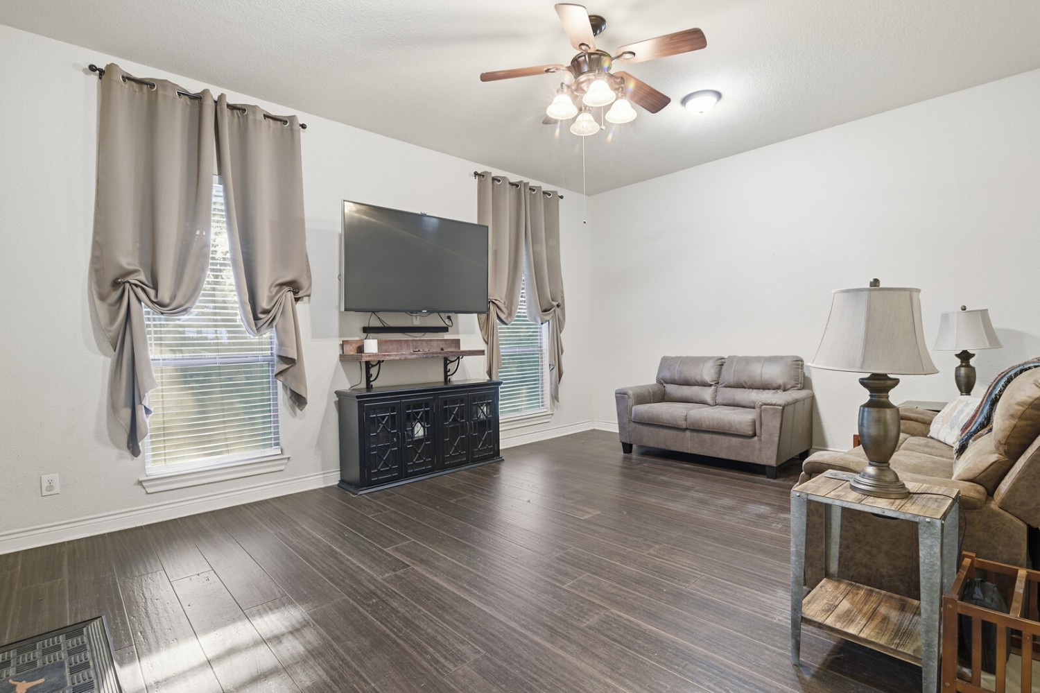 Elfyer - San Antonio, TX House - For Sale