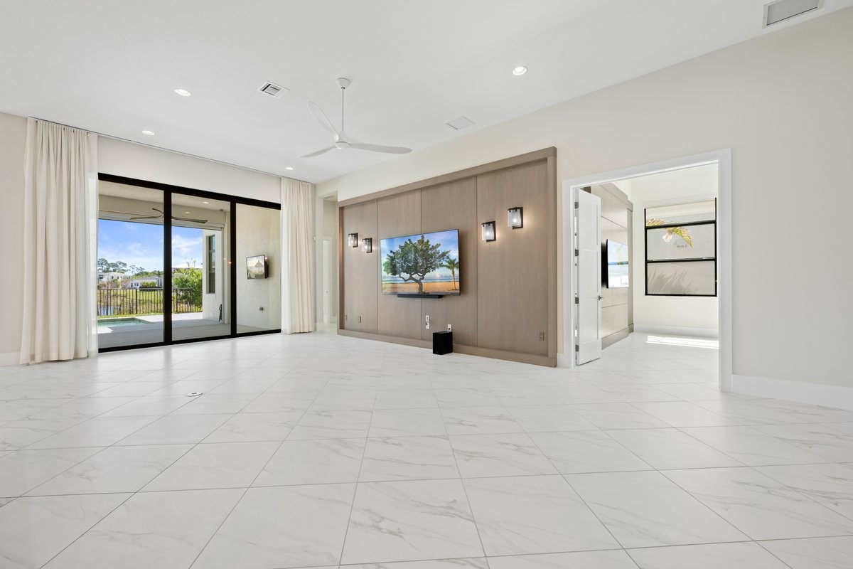 Elfyer - Palm Beach Gardens, FL House - For Sale