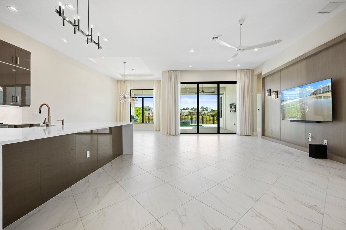 Elfyer - Palm Beach Gardens, FL House - For Sale