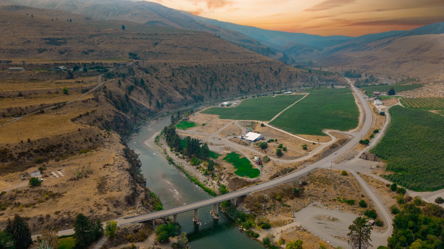 Elfyer - Pateros, WA House - For Sale