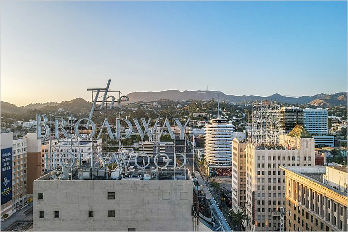 Elfyer - Los Angeles, CA House - For Sale