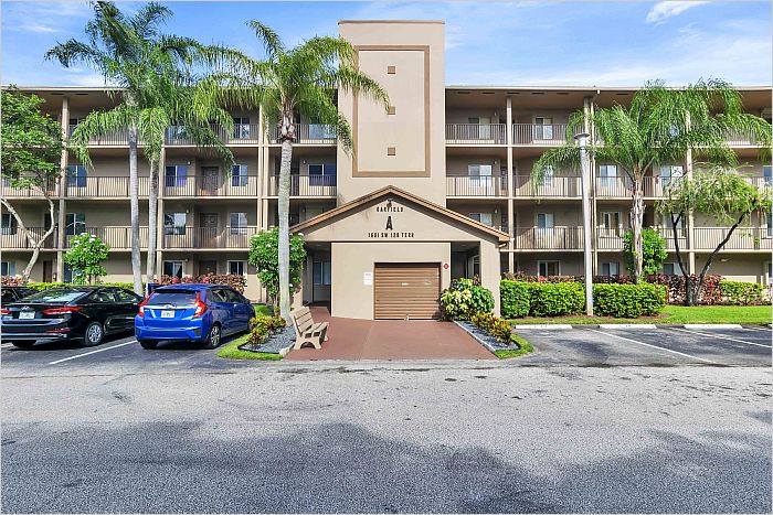 Elfyer - PEMBROKE PINES, FL House - For Sale