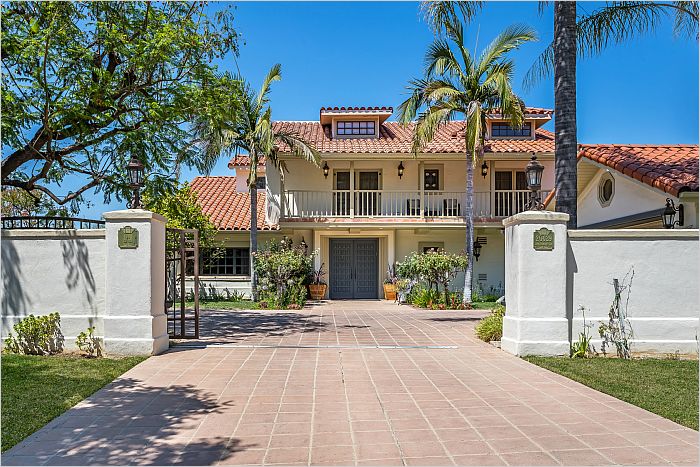 Elfyer - Woodland Hills, CA House - For Sale