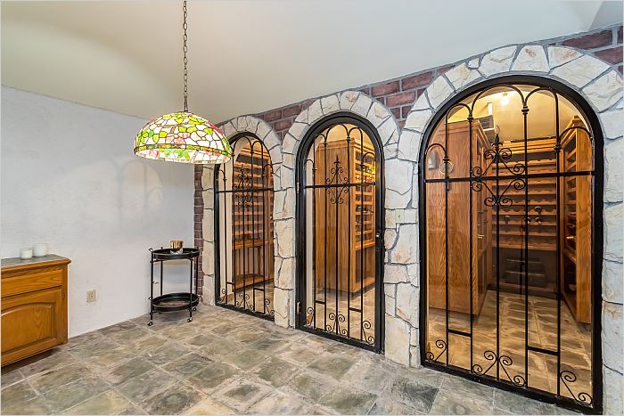 Elfyer - Woodland Hills, CA House - For Sale