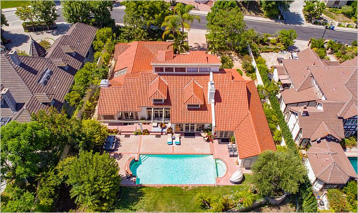 Elfyer - Woodland Hills, CA House - For Sale