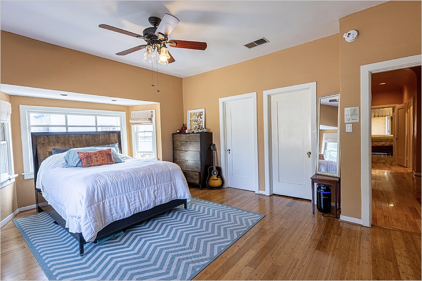 Elfyer - Sherman Oaks, CA House - For Sale